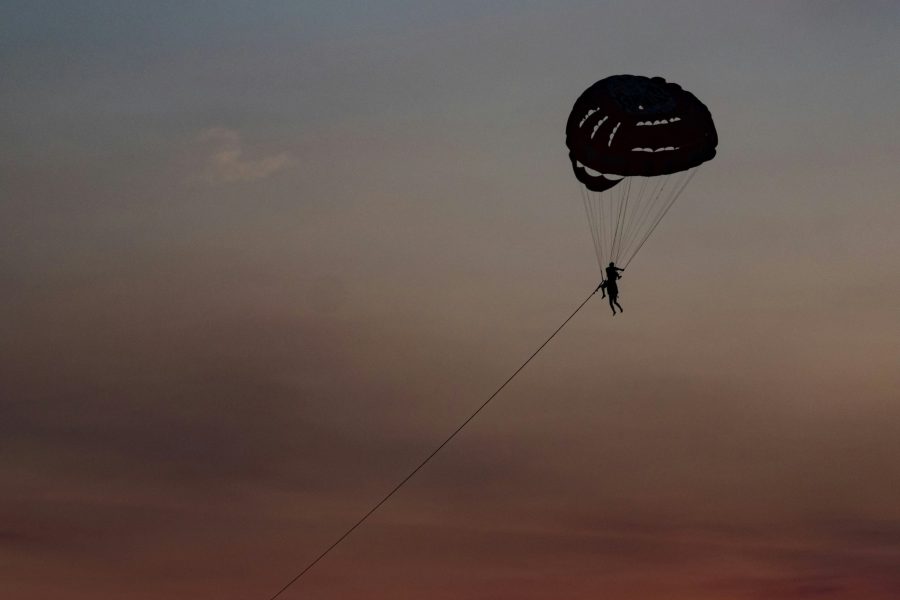 Hurghada: Parasailing Experience