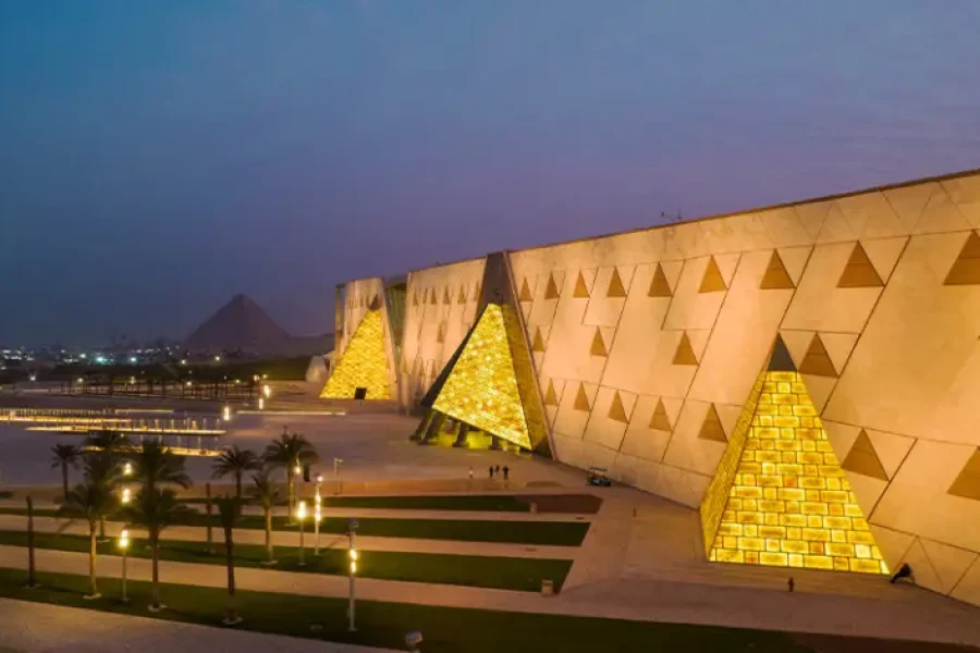 private cairo tour :pyramids, GEM & Egyptian museum